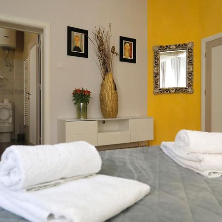 Bed & Breakfast Garden40 เบลเกรด ภายนอก รูปภาพ
