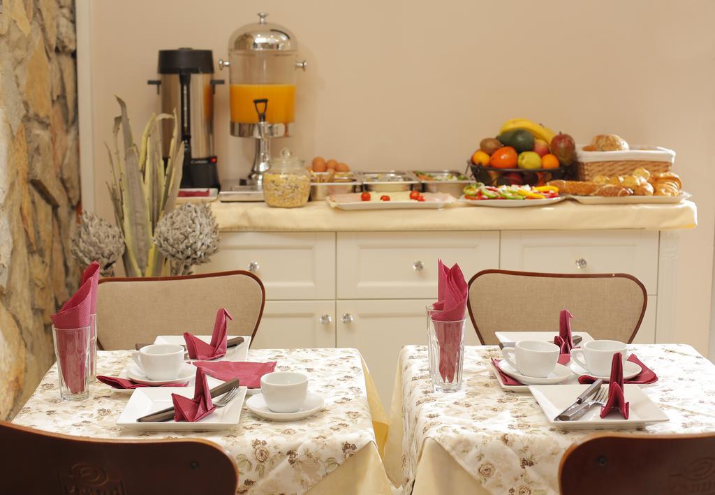 Bed & Breakfast Garden40 เบลเกรด ภายนอก รูปภาพ