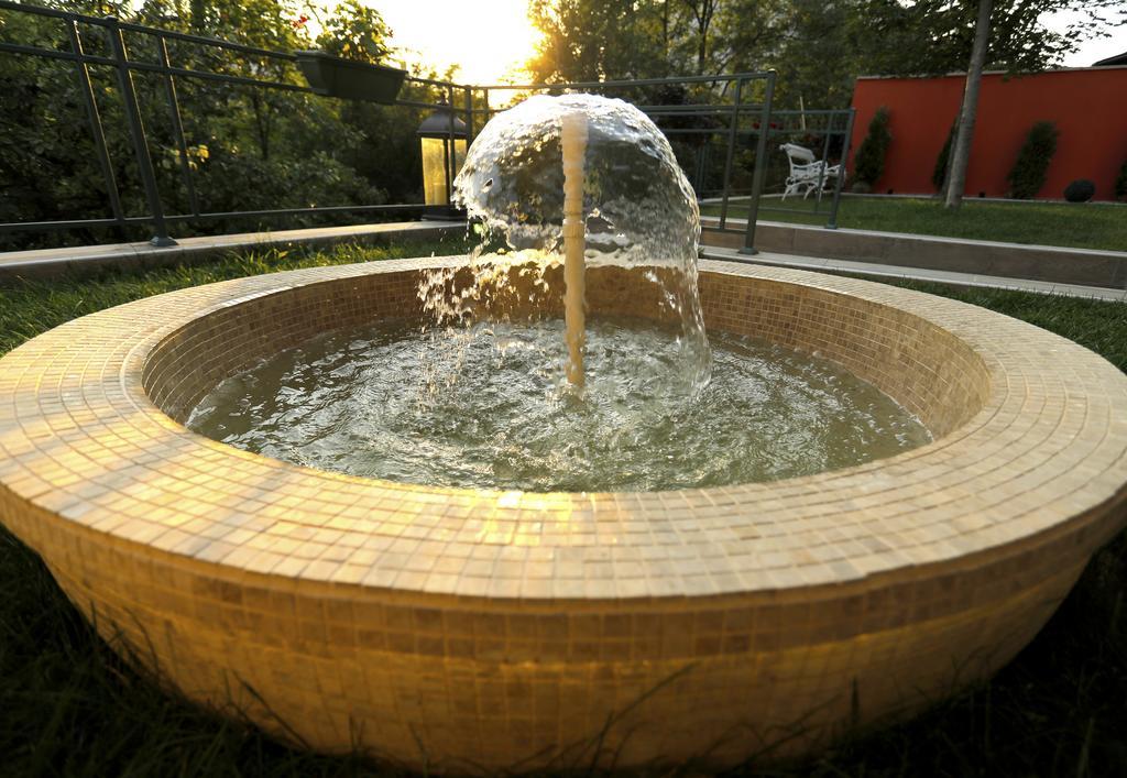 Bed & Breakfast Garden40 เบลเกรด ภายนอก รูปภาพ