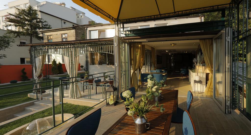 Bed & Breakfast Garden40 เบลเกรด ภายนอก รูปภาพ