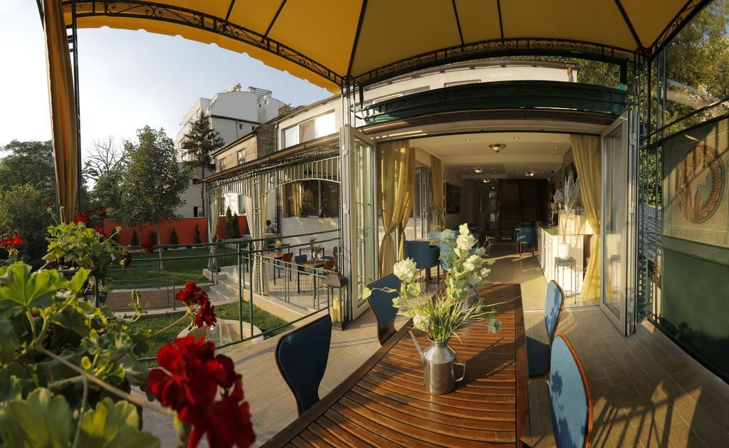 Bed & Breakfast Garden40 เบลเกรด ภายนอก รูปภาพ