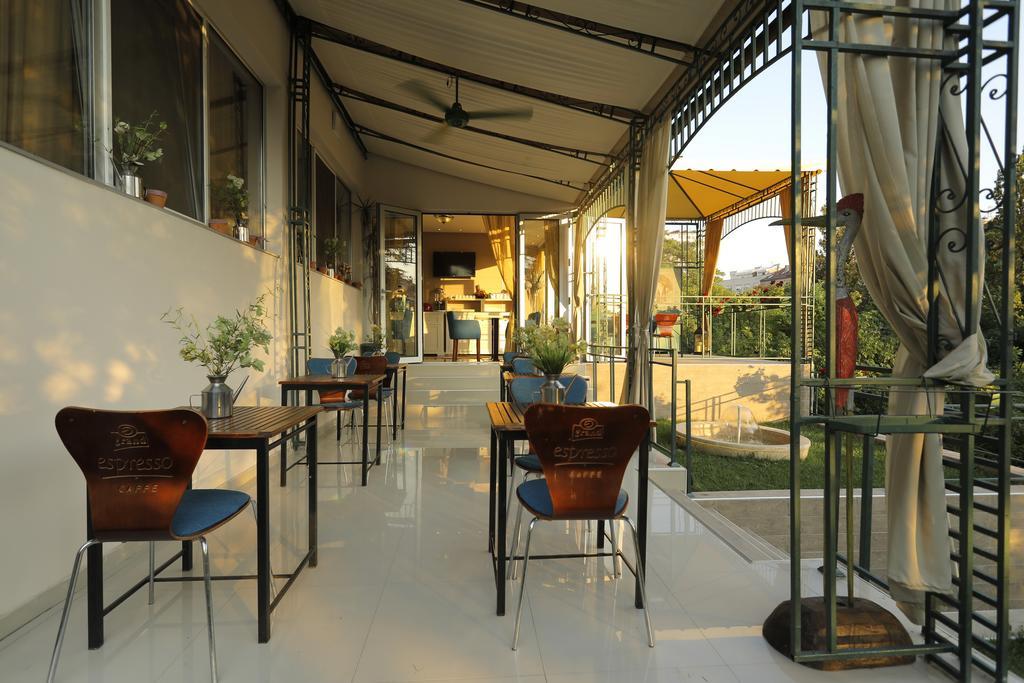 Bed & Breakfast Garden40 เบลเกรด ภายนอก รูปภาพ