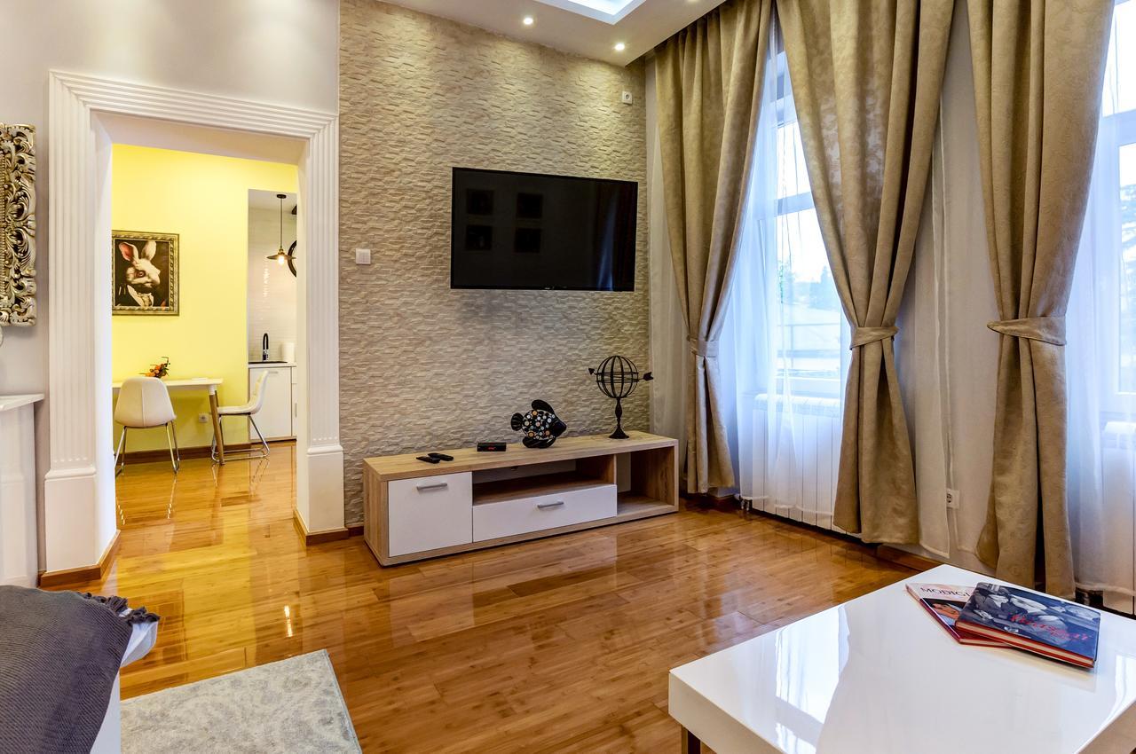 Bed & Breakfast Garden40 เบลเกรด ภายนอก รูปภาพ