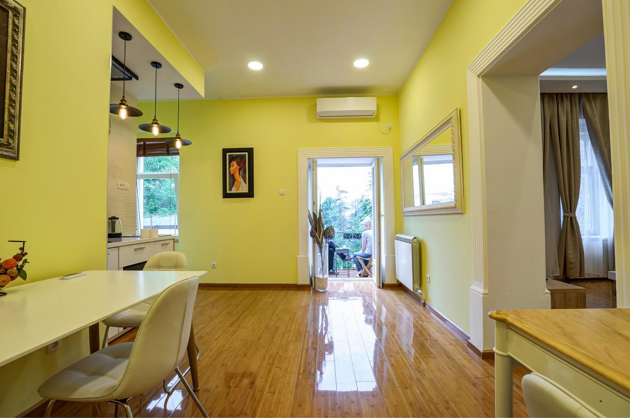 Bed & Breakfast Garden40 เบลเกรด ภายนอก รูปภาพ